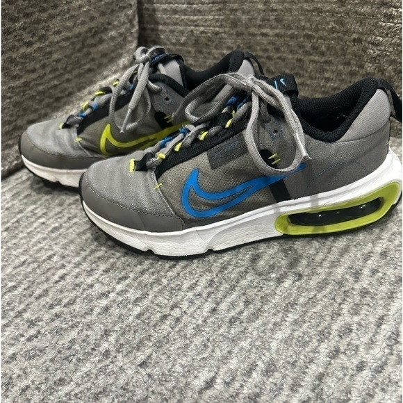 Boys Nike Air Max, size 4.5US - Picture 1 of 8